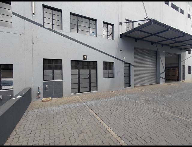 342M² WAREHOUSE TO LET IN POMONA